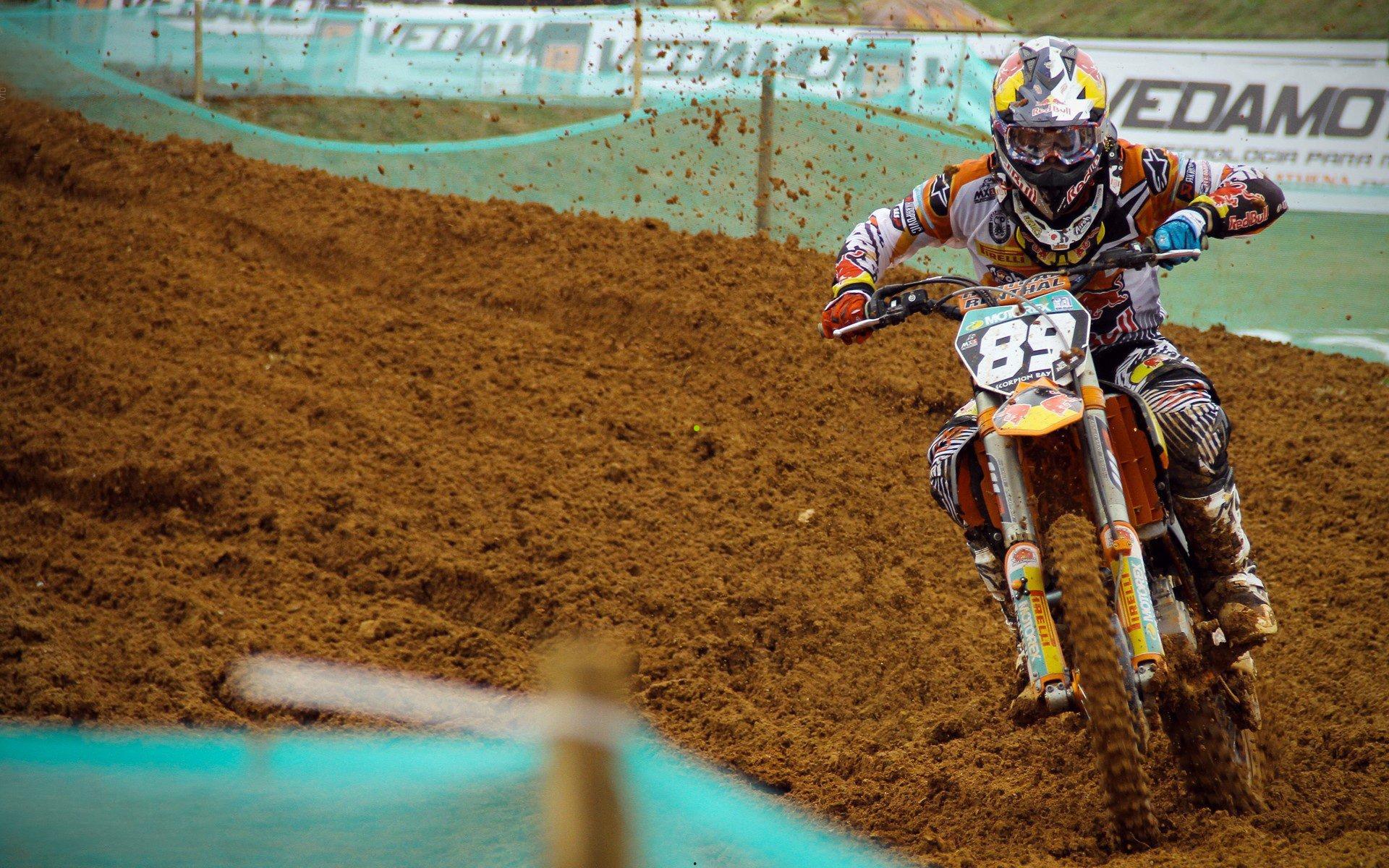 国足全体成员核酸检验合格，隔离解除后火速召开对手研讨会